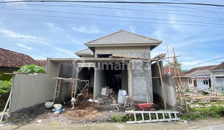 Rumah Baru Siap Huni Desain Limasan Modern di Purwomartani - Harga 825 Juta Nego