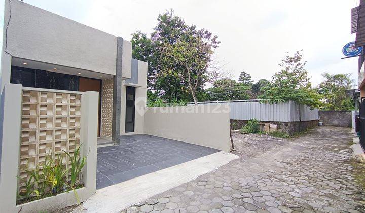Jual Rumah Konsep Americca Klasik Dekat Kampus Respati Jogja 2