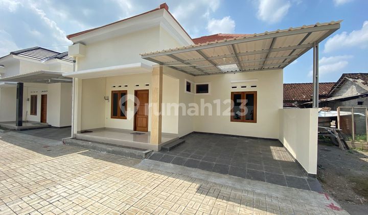 Strategic Ready-to-Occupy House in Wedomartani, Ngemplak, Sleman Strategic Ready-to-Occupy House in Wedomartani, Ngemplak, Sleman