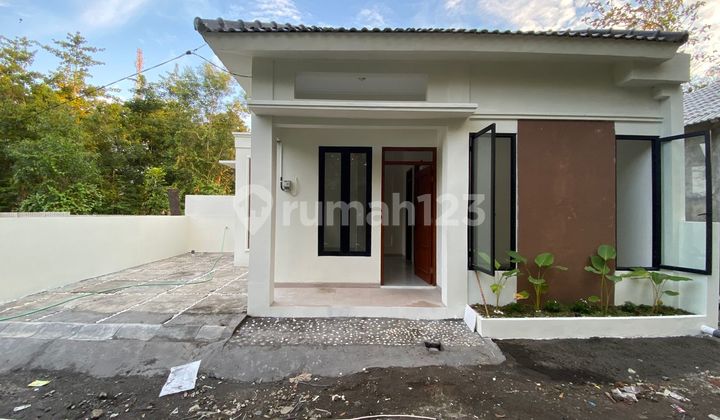 Rumah Baru Dalam Cluster Harga Promo 390 JT Dekat Pukesmas Kasihan 1 1