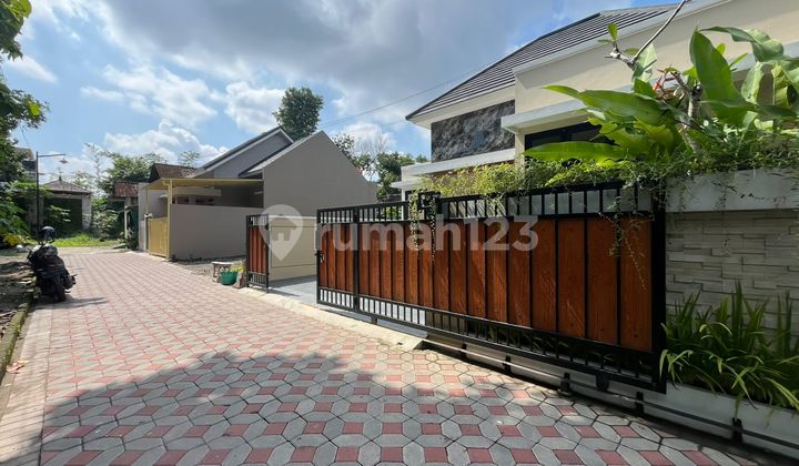 Ready-to-Occupy House in a Strategic Area Near Sleman City Center & Sleman City Mall 2