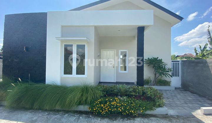 Sleman House Under 800 Million Near Public Facilities