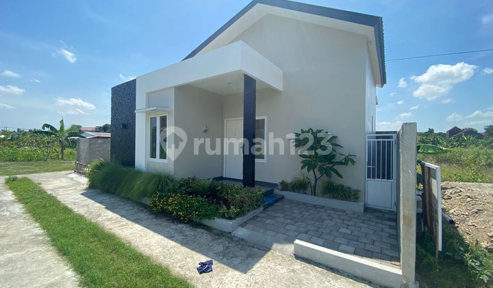 Sleman House Under 800 Million Near Public Facilities