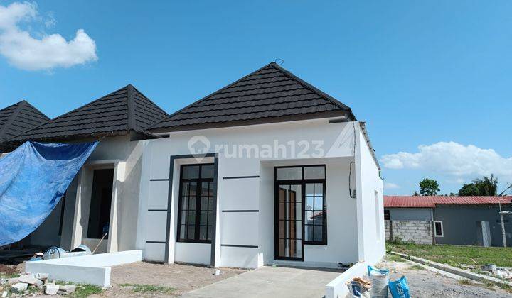 Rumah Minimalis Modern Klasik 200 Jtan di Utara Stasiun Prambanan 2