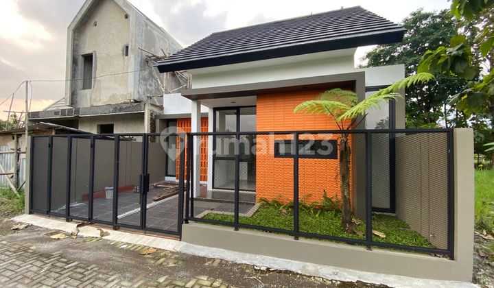 Hunian Eksklusif 3 KT dengan 2 Taman Cantik di dalam Rumah  - Lokasi di Ngaglik, Sleman Jl. Kaliurang KM 11 1