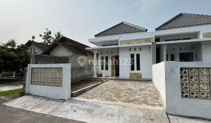 Rumah Impian Siap Huni Desain Modern di Jl Raya Seyegan Godean 2