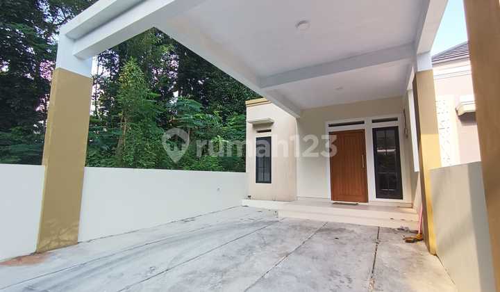 SHM House Near UII Campus with Spacious Land, Save 20 Million Promo! SHM House Near UII Campus with Spacious Land, Save 20 Million Promo!