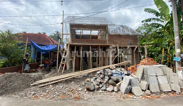 Modern Tropical House Priced at 495 Million Near Pasar Godean - Land Area 109 m²