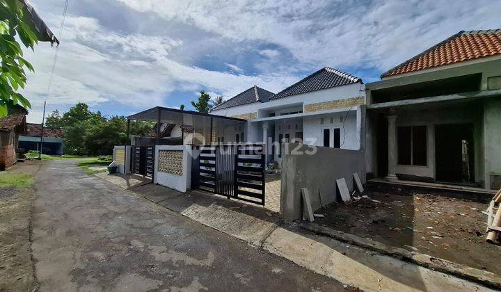 Rumah Baru Luas Tanah Ideal Lokasi Strategis di Jl Seyegan godean 2