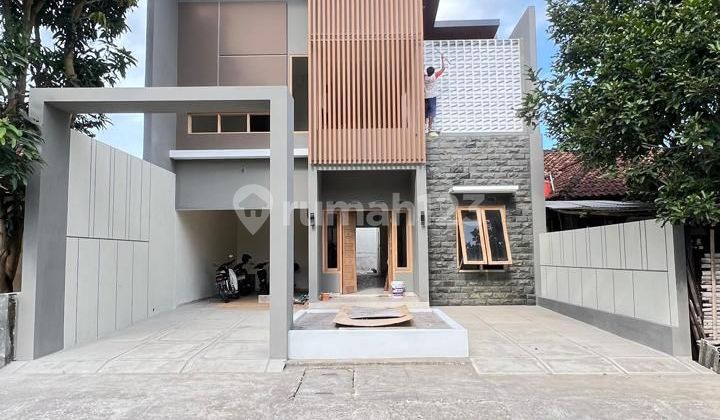 Rumah 2 Lantai Super Luas di Lokasi Premium Jl Kapten Haryadi Sleman