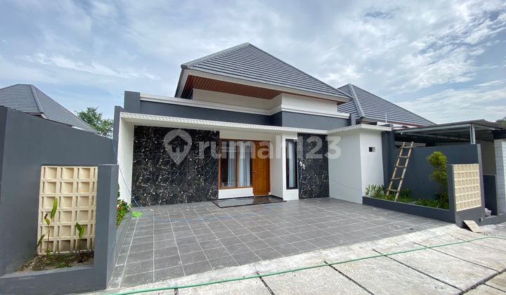 Residential Property in Ngemplak Sleman - Beautiful & Comfortable Environment Priced at 775 Million