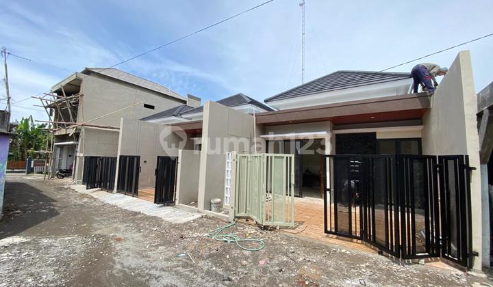 Dream House Beautiful Design Near Purwomartani Toll Gate - Price 490 Million Negotiable Dream House Beautiful Design Near Purwomartani Toll Gate - Price 490 Million Negotiable