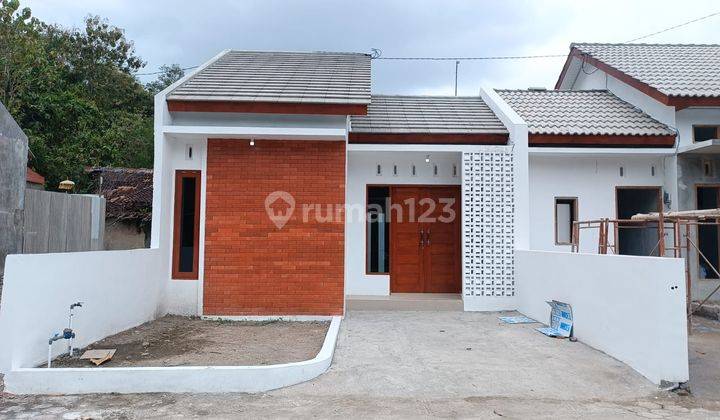 Rumah Impian Modern Klasik di Selatan Pasar Prambanan Sleman 1