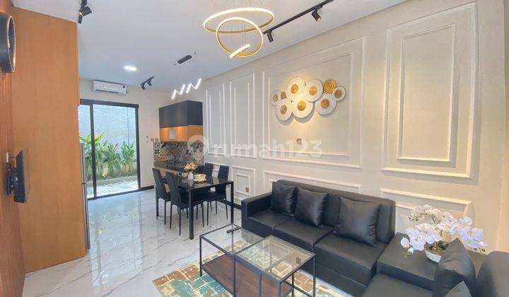 Rumah Baru American Klasik Full Furnished Timur Pasar Gentan 1