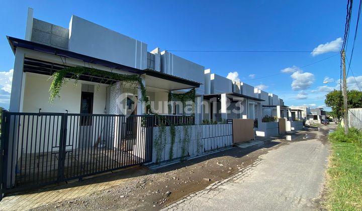 Hunian Baru Konsep Industrialis di Berbah Sleman, Dekat Bandara & Tol Purwomartani Hunian Baru Konsep Industrialis di Berbah Sleman, Dekat Bandara & Tol Purwomartani