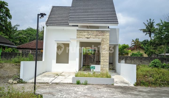 Suasana Asik di Hunian Klasik! Solusi Rumah Mudah Keluarga Muda!