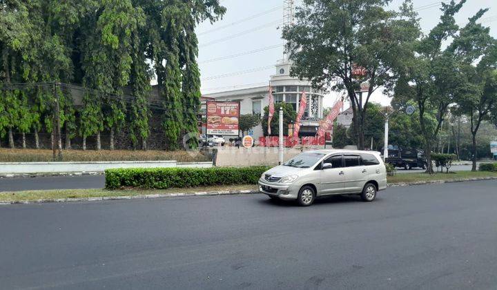 Gedung Lokasi Strategis Pinggir Jalan 2