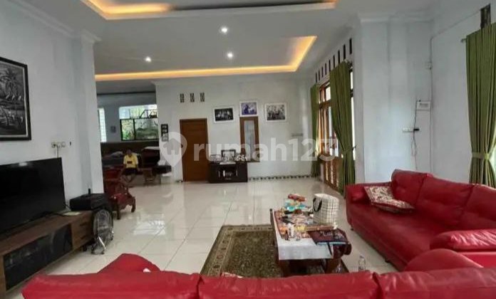 Rumah Mewah+Kolam Renang Umum Palagan ******** SAMPAI DEAL!!!