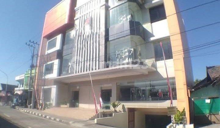 5-story building with the Best Escalator in Palur, Sukoharjo 5-story building with the Best Escalator in Palur, Sukoharjo