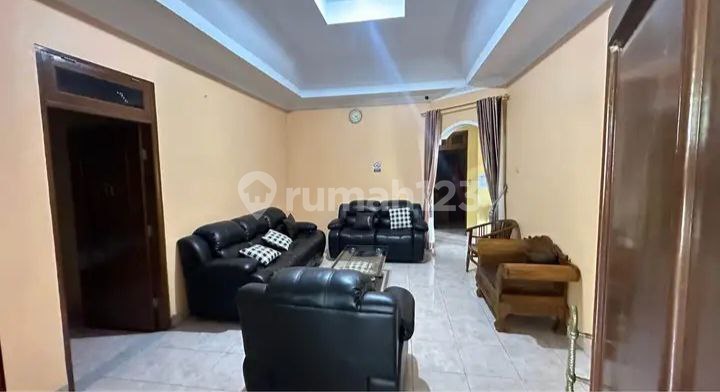 Cool Green Homestay Near Prambanan Temple Jogja. FULLY FURNISHED. 2