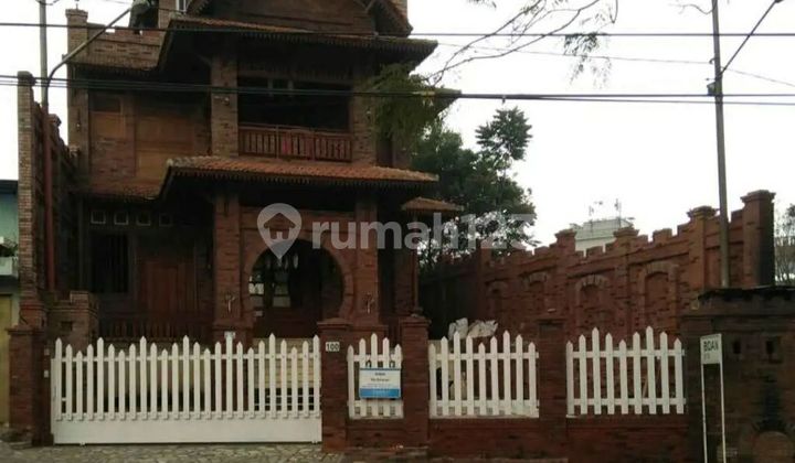 Rumah Villa Etnik Arsitektur Ghotic Sejuk Asri Lembang Bandung.PULUNG!