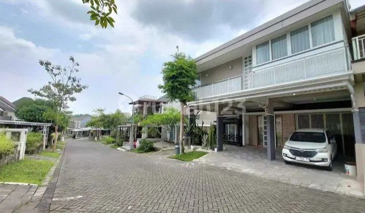 Rumah Cantik+Rooftoop dlm Perum Elite Gamping ******** FURNISHED!! Rumah Cantik+Rooftoop dlm Perum Elite Gamping ******** FURNISHED!!