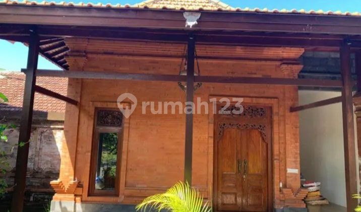 Classic House with Balinese Nuance, Large Land, Batubulan Gianyar Bali. THE BEST, MA'AM!!! 2