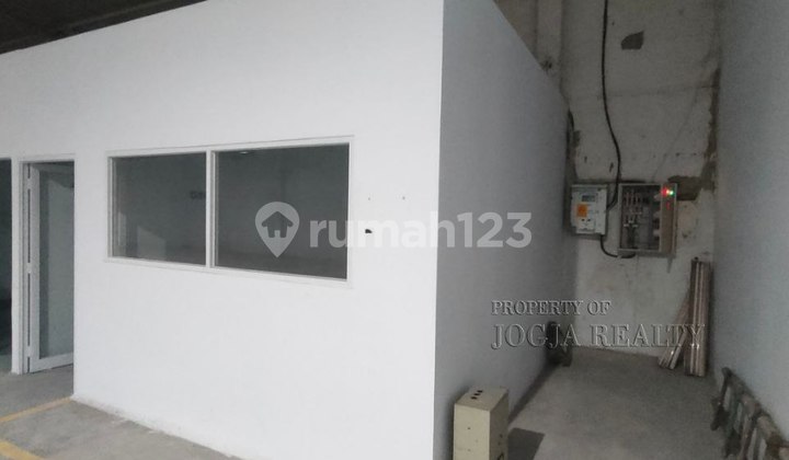 Clean Warehouse + Ready-to-use Office in Banguntapan, Jogja. SUPER STRATEGIC!! Clean Warehouse + Ready-to-use Office in Banguntapan, Jogja. SUPER STRATEGIC!!