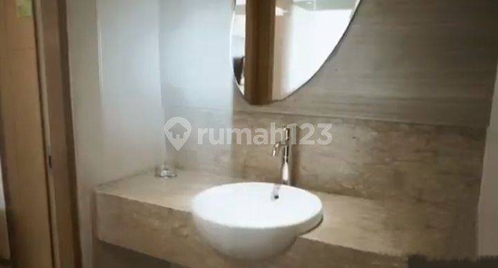 3-Star Gubeng Surabaya 10-Floor Hotel. BEST PRICE DROP!!!