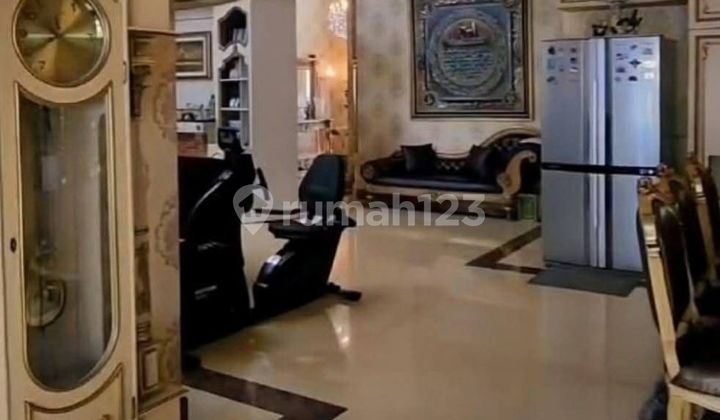 Rumah Bergaya Maroko+Rooftop+Private Pool+Fully Furnished.Duren Sawit 2