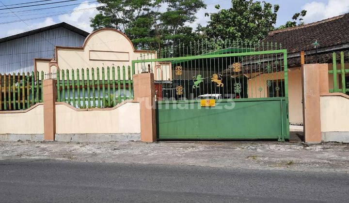 Warehouse & Office Ready to Operate in Ngaglik Sleman. SUPER STRATEGIC, MA'AM!!!