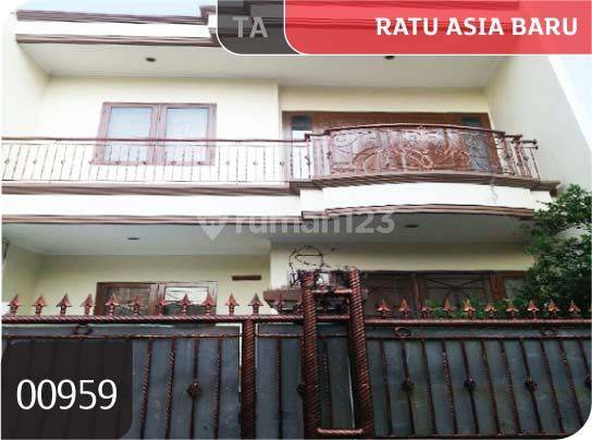 Rumah Ratu Asia Baru Taman Ratu, Jakarta Barat 1