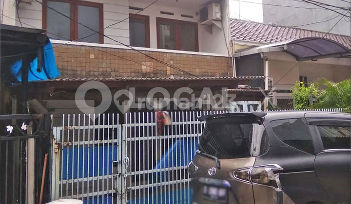 Rumah Hibrida Kelapa Gading, Jakarta Utara Rumah Hibrida Kelapa Gading, Jakarta Utara