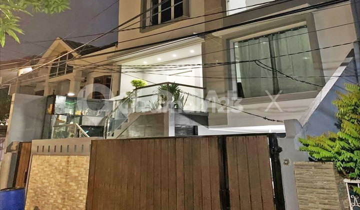 Rumah Kuning Langsat Kelapa Gading, Jakarta Utara Rumah Kuning Langsat Kelapa Gading, Jakarta Utara