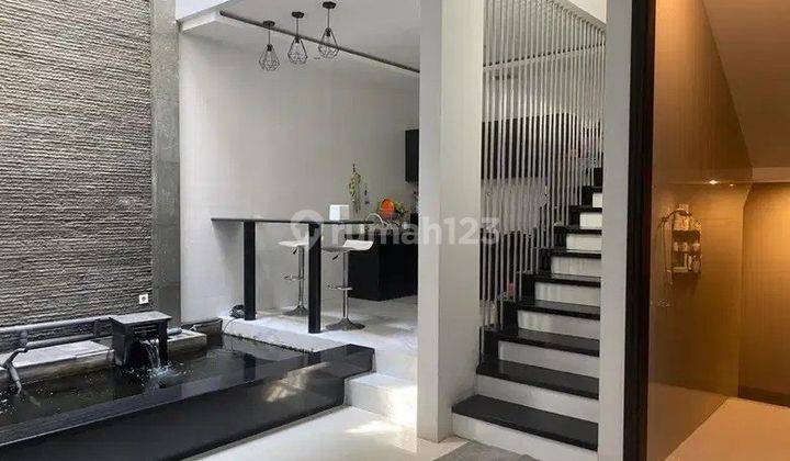 Rumah 2 Lantai Bagus di Raya Klampis Semolo Surabaya, Surabaya 2