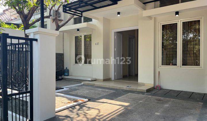 Rumah Bagus Semi Furnished di Central Park Ahmad Yani Ketintang 2