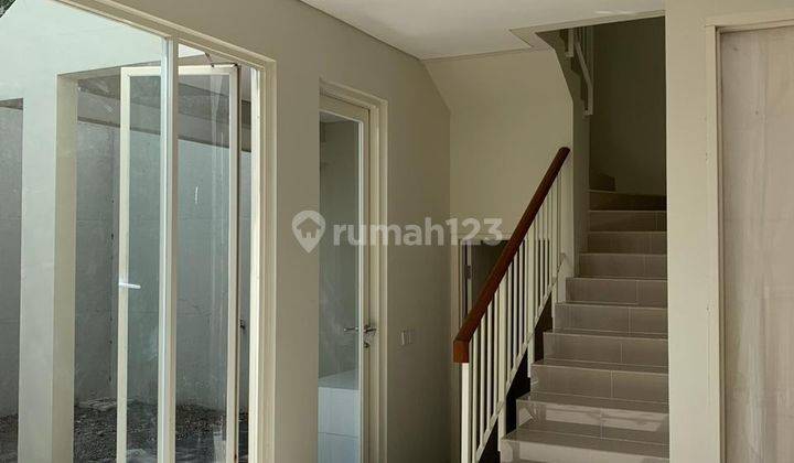 Rumah 2 Lantai Baru Furnished di Northwest Park Citraland Surabaya, Surabaya 2