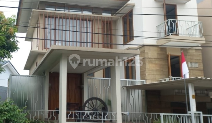 Rumah Cantik 2½lt di BSD Nusaloka Tangerang Selatan