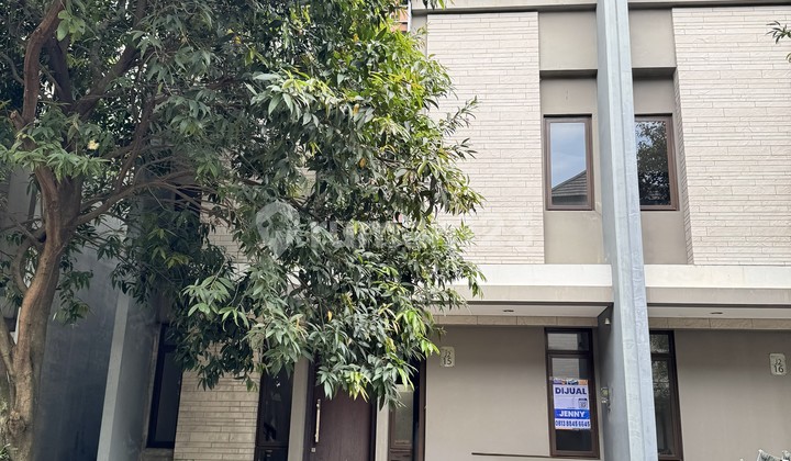 Dijual Rumah Multifungsi bisa Sebagai Kos ( 5 KT ) Free Water Heather Regentown BSD