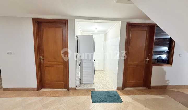 Rumah Castle Hoek Dijual Full Furnished Siap Huni di Puspita Loka Bsd City 2