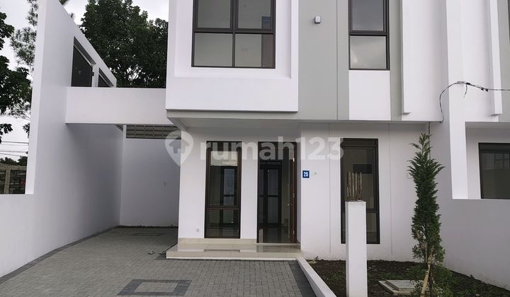 Rumah Baru Modern Kawasan Elite Komplek Batununggal Indah Bandung