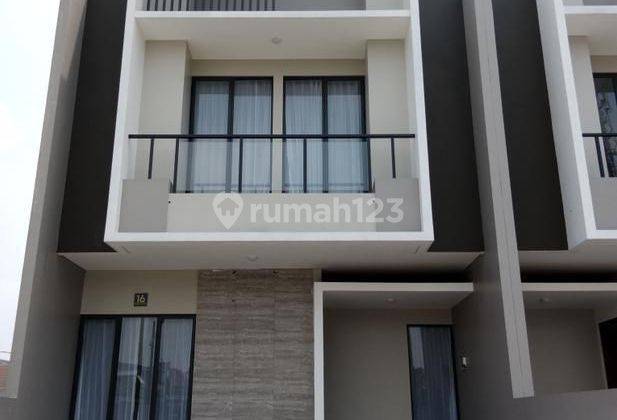 Rumah Baru Minimalis Modern di Batununggal Indah Bandung 1