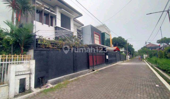 Dijual 2 Unit Rumah Ada Kolam Renang Di Venus Timur, Metro Bandung 1