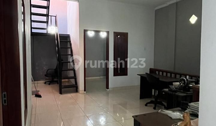 The house is located in a very strategic Panjer. 2