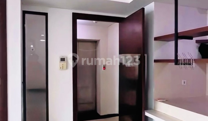 Murah di Jual Apartemen dengan Private Lift di Puri St Moritz New Royal Murah di Jual Apartemen dengan Private Lift di Puri St Moritz New Royal