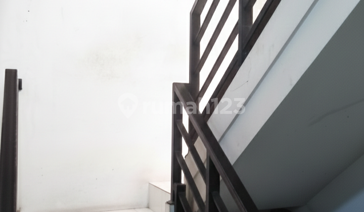 Cheap House for Sale in Karang Tengah Ciledug 2