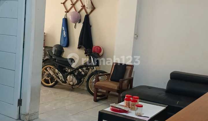 For Sale House in Jembatan Lima Alley, Land Area 110m², Nice House with SHM in Jembatan Lima