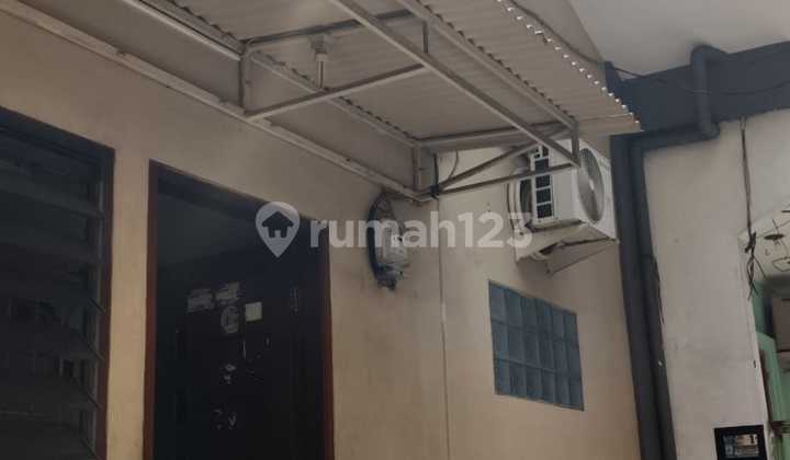 For Sale House in Jembatan Lima Alley, Land Area 110m², Nice House with SHM in Jembatan Lima