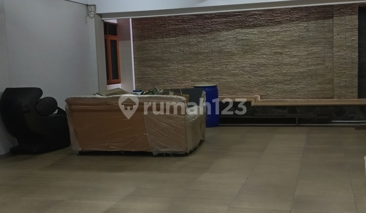Di Jual Rumah Mewah Furnished Jelambar 360M2