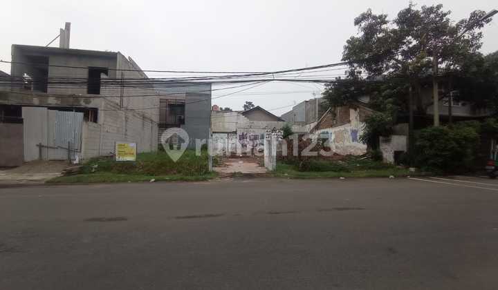 Ready-to-Build Plot Strategically Located by the Road in Bintaro Sector 9.